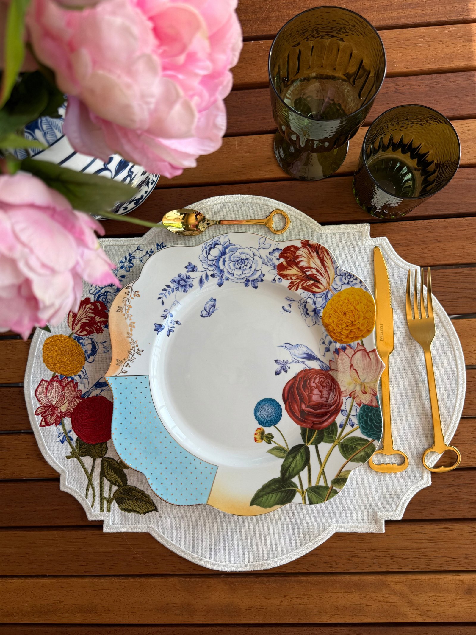 Krem – Gold İşlemeli Oval Amerikan Servis