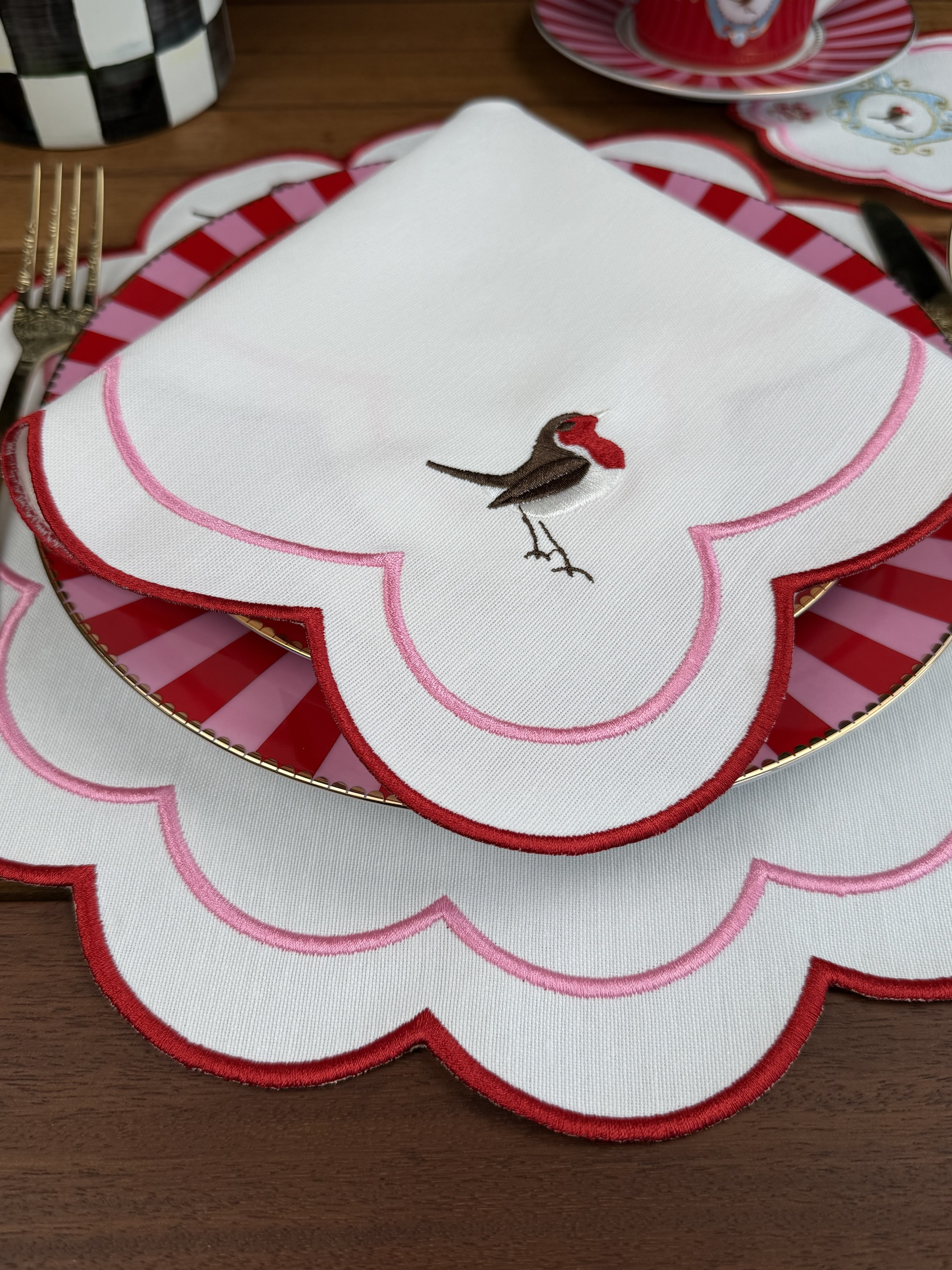 Kırmızı Flora Amerikan Servis