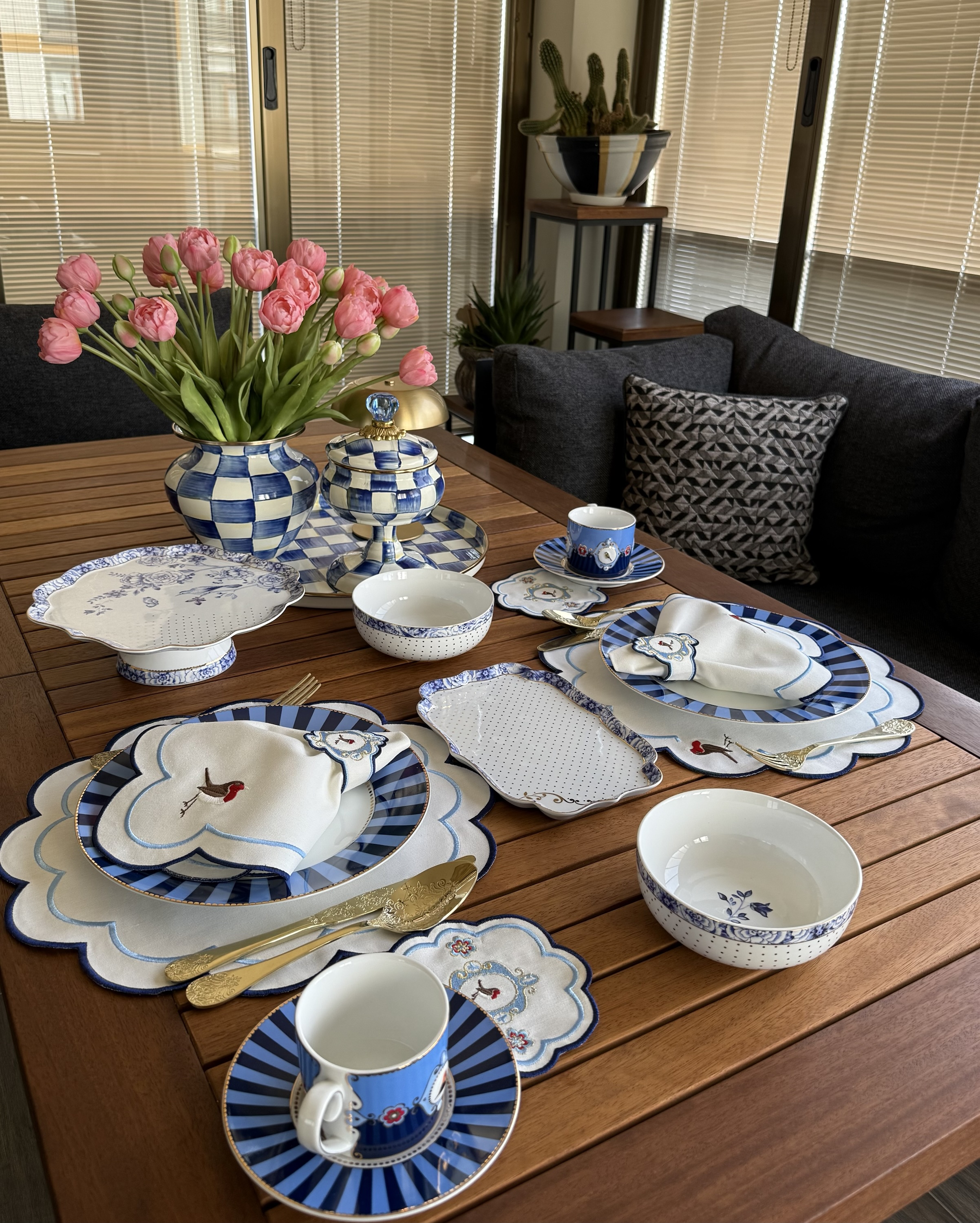 Lacivert Flora Amerikan Servis