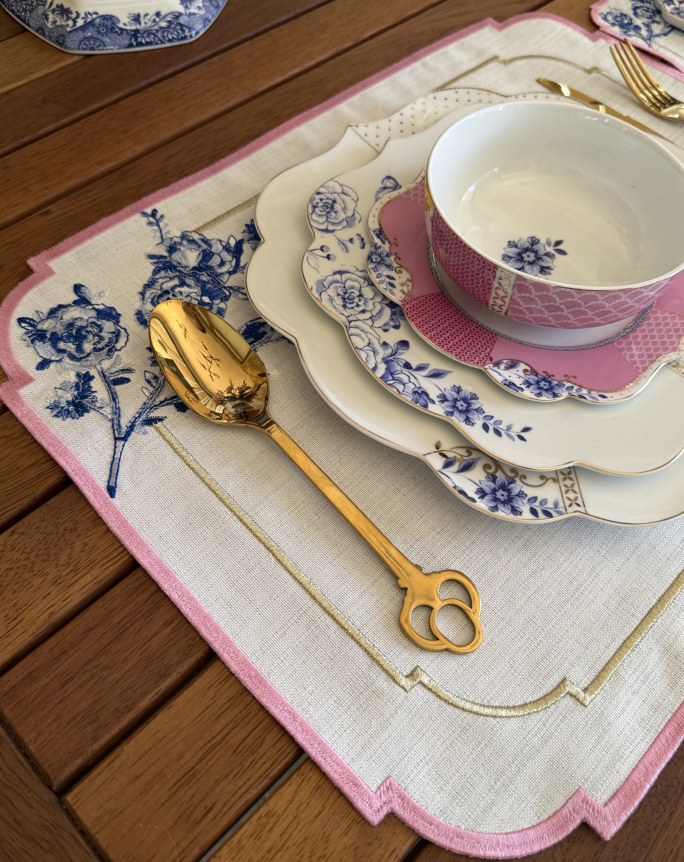 Royal Pinked Amerikan servis