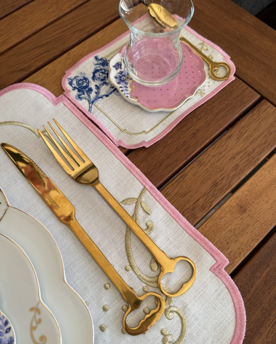 Royal Dream Pembe Amerikan servis
