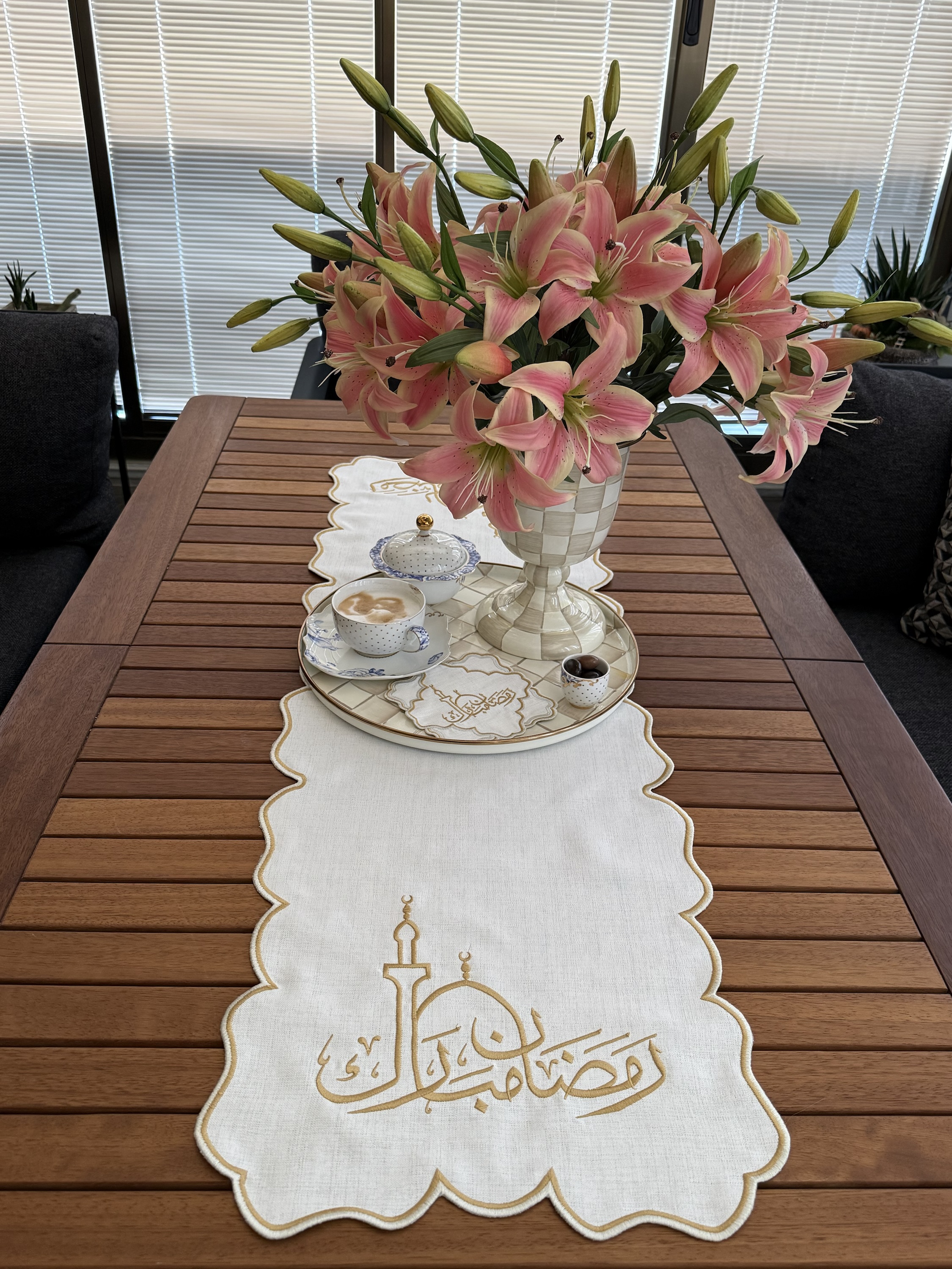 Roial Essence Runner