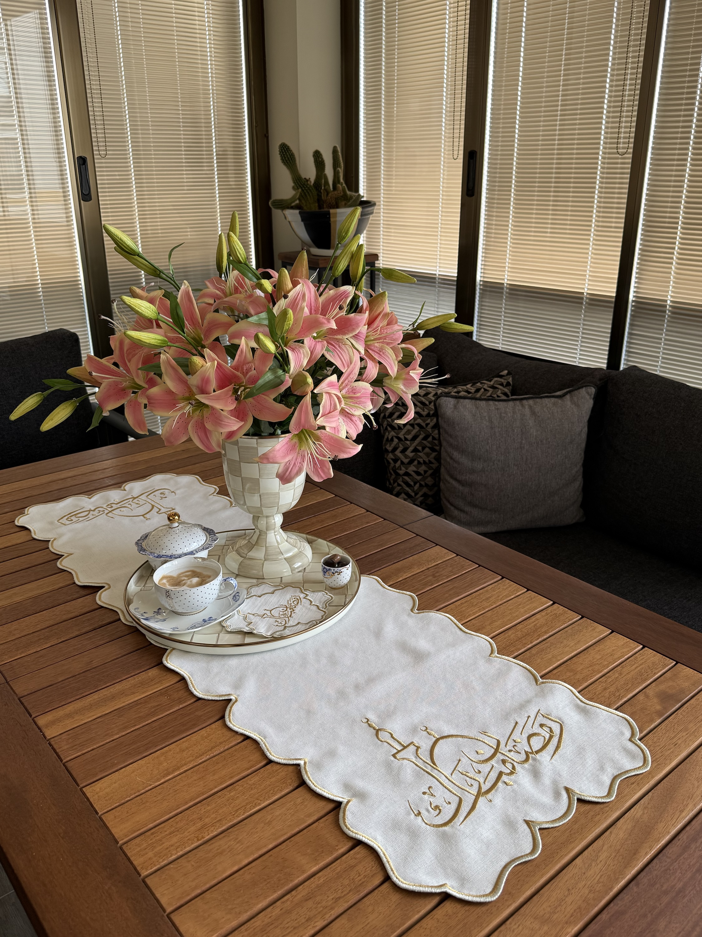 Roial Essence Runner