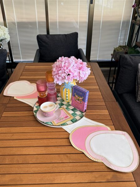 Amour Pembe Runner