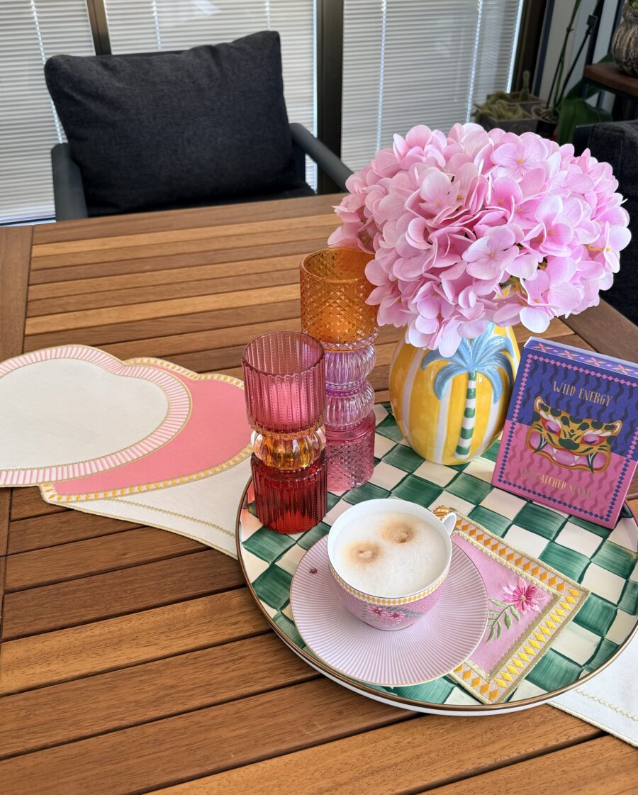 Amour Pembe Runner